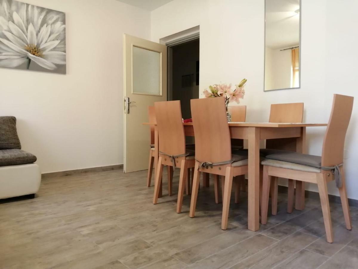 פודסטראנה Apartman Marta מראה חיצוני תמונה